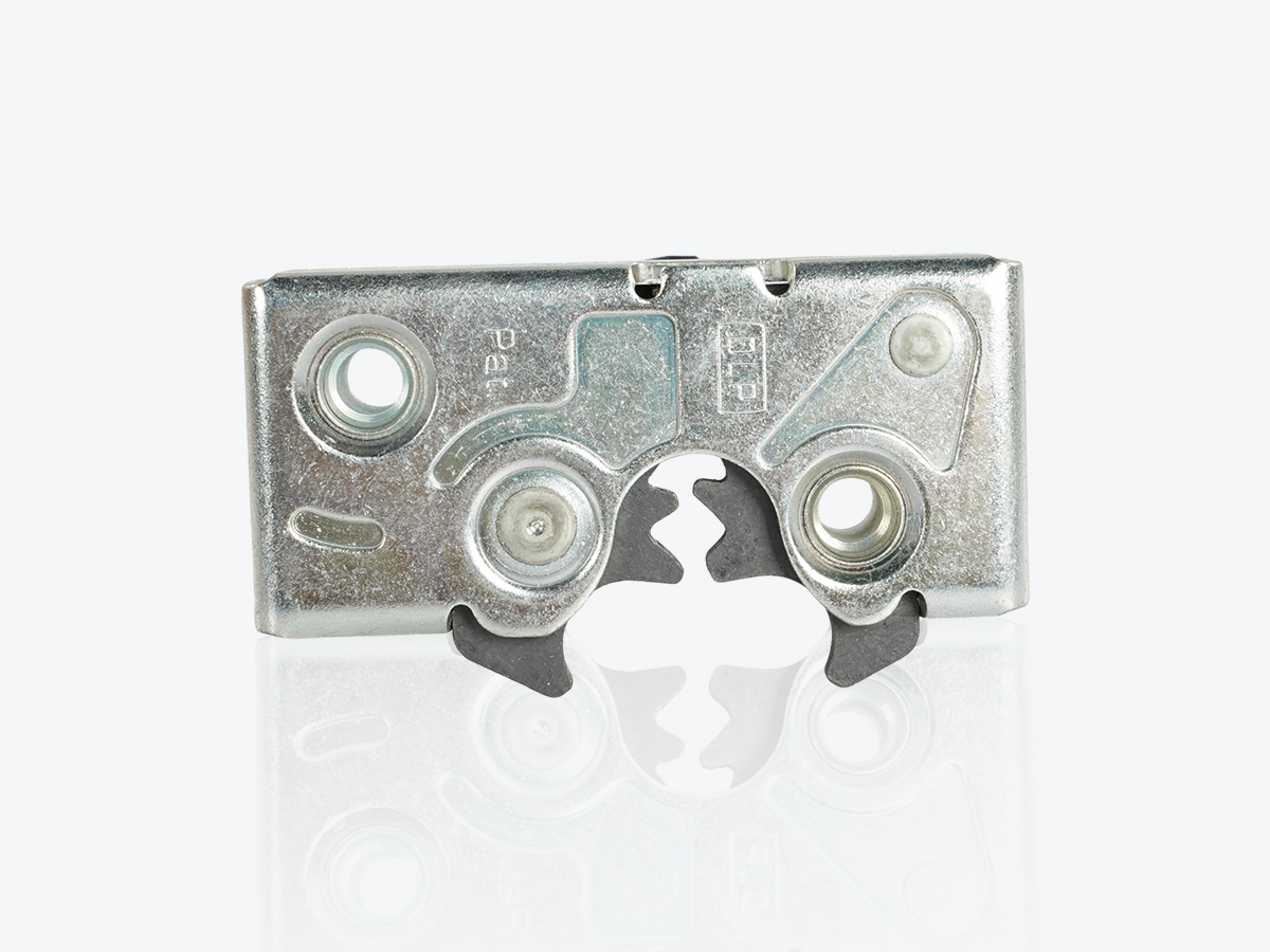 An image showing the back view of Left door latch (Part 332/A9108)